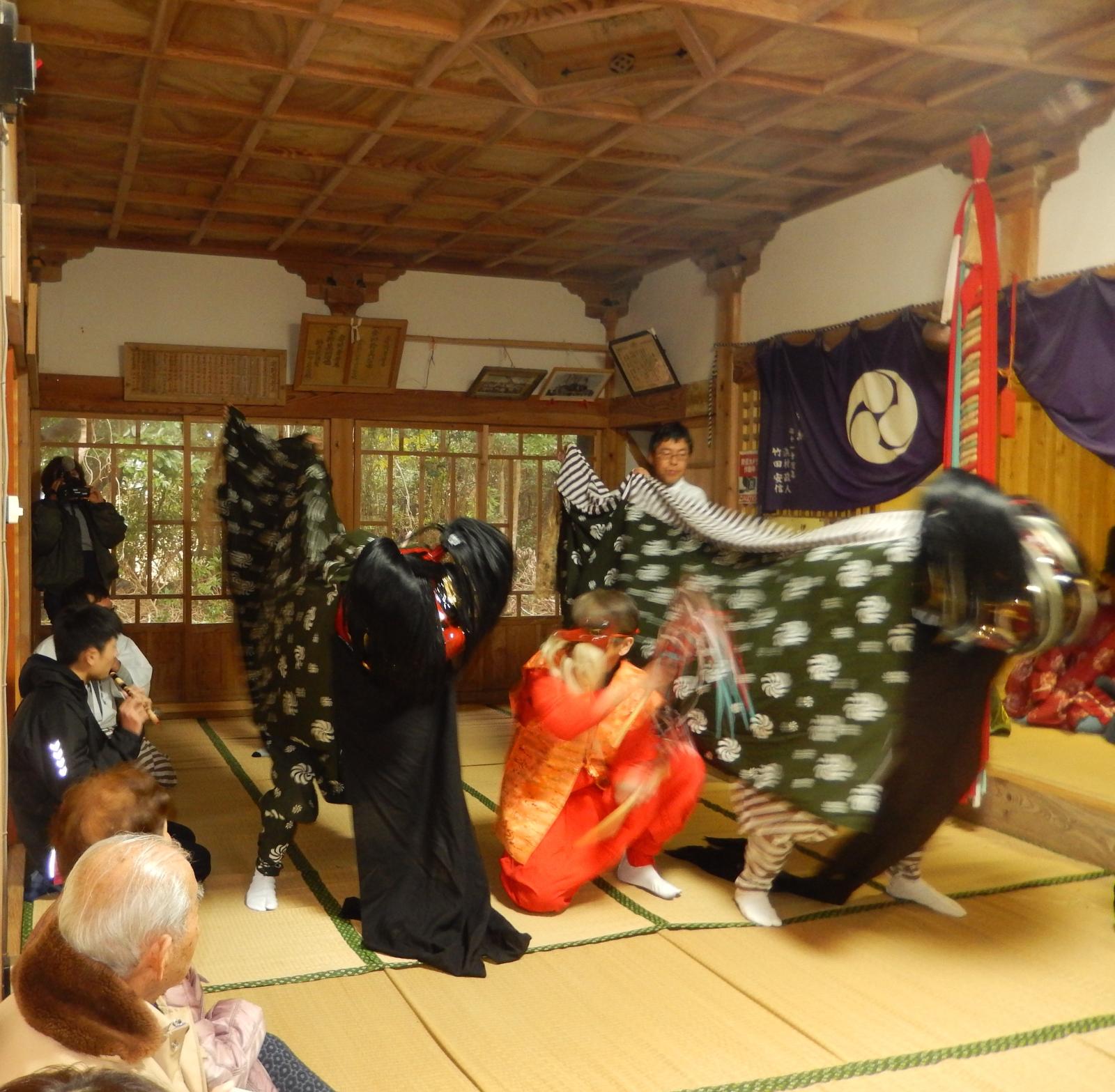 貝津獅子こま舞