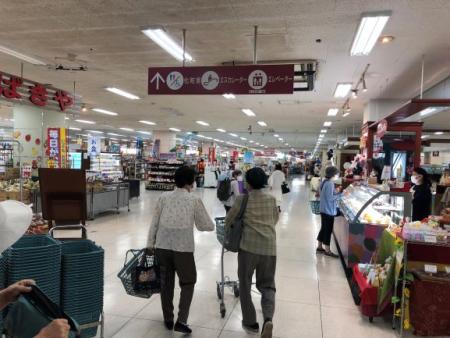 買物ツアーの様子1