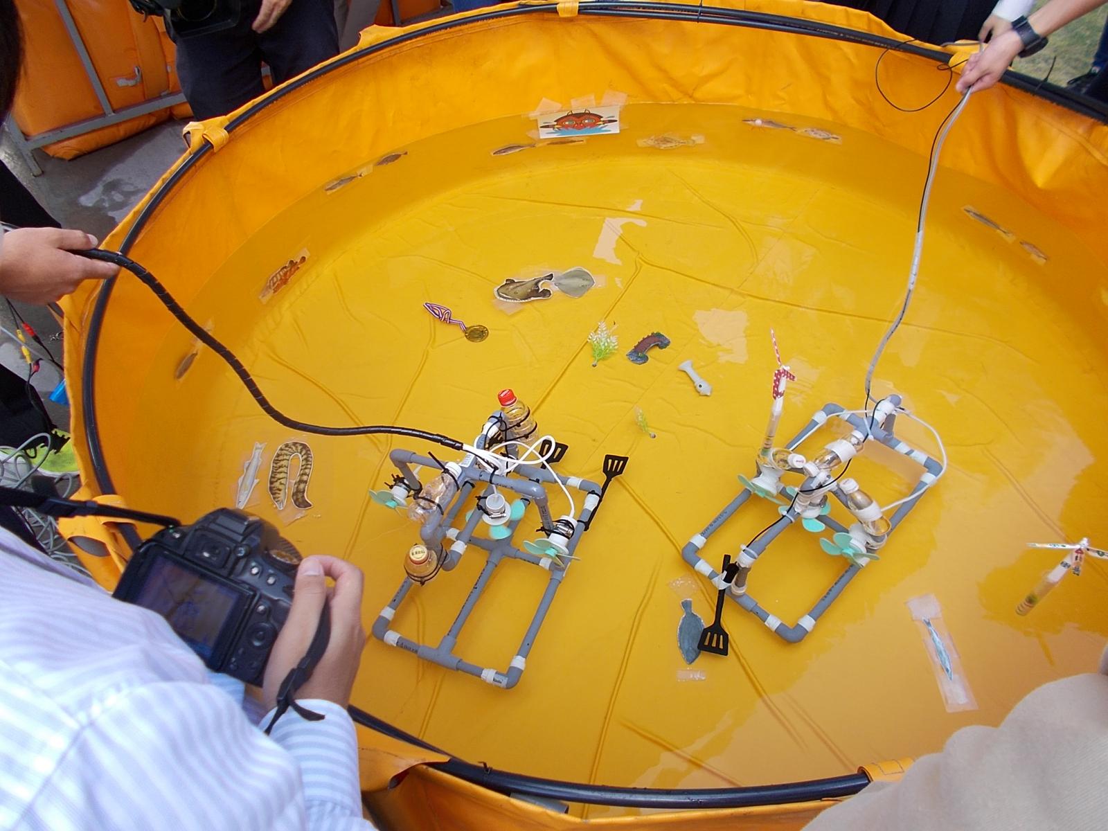 ROV（海中探索ロボット）体験の画像