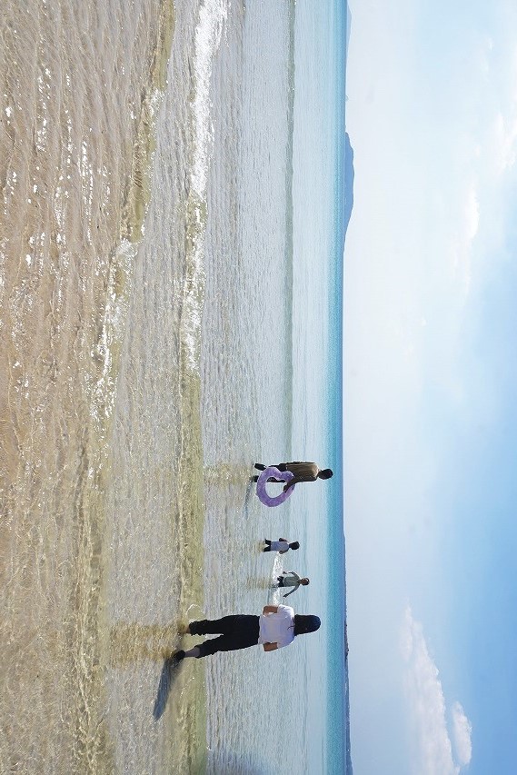香珠子海水浴場で遊ぶ竹森一家.jpg