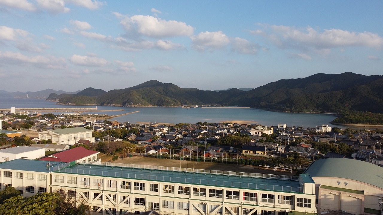 三井楽小学校.jpg