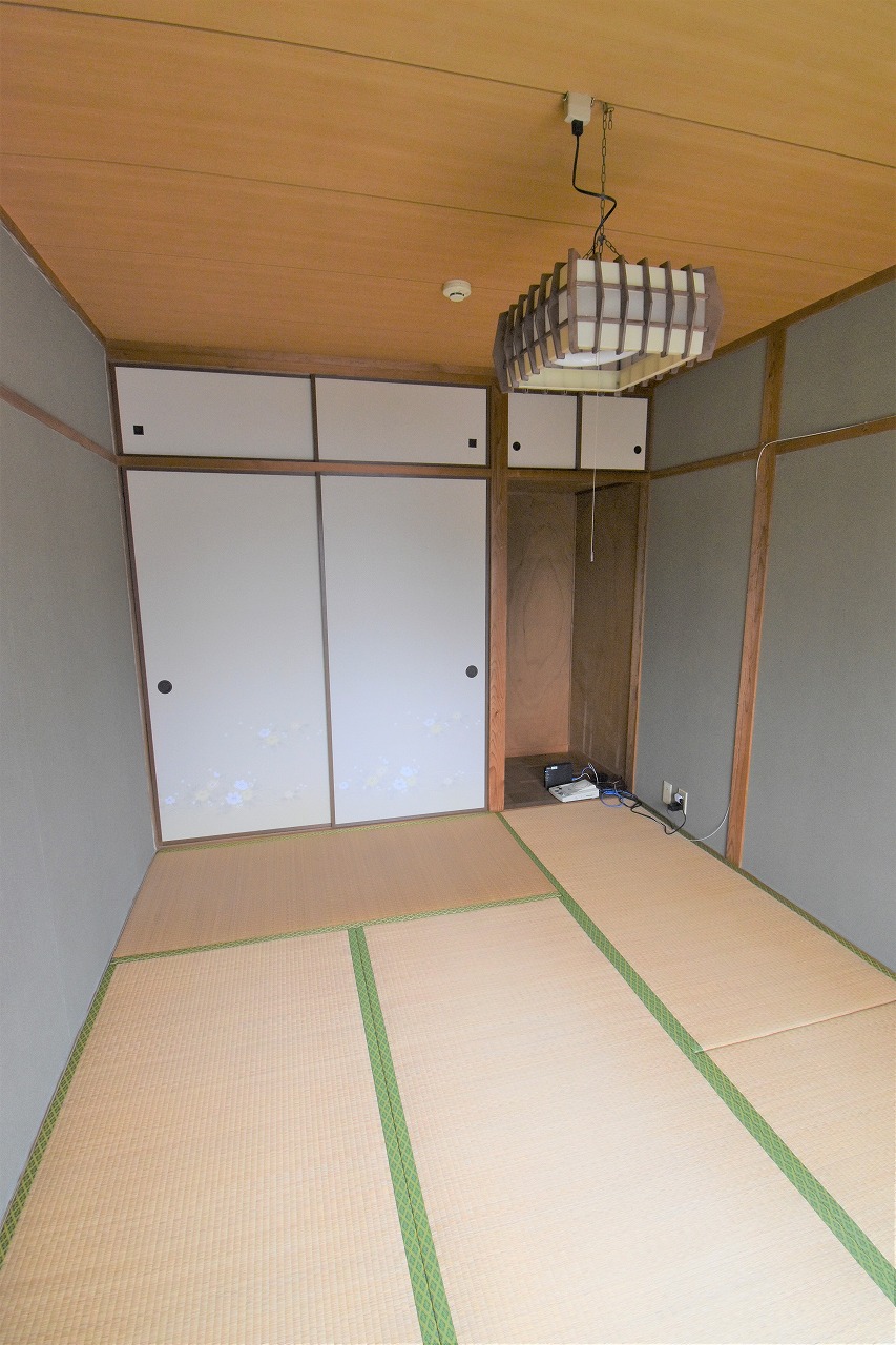 武家屋敷短期滞在住宅の2階和室の別角度