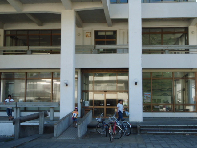 五島市役所 奈留離島開発総合センターの画像