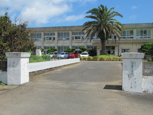 五島市立 盈進小学校1の画像