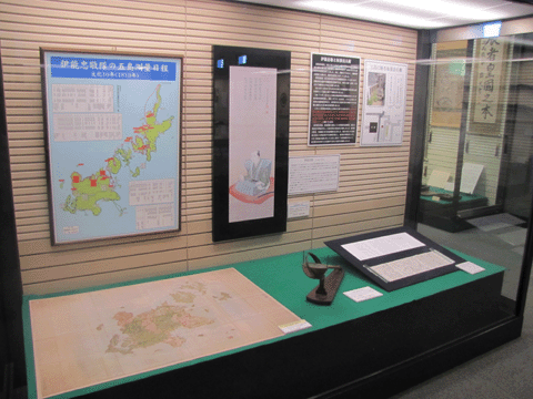 伊能忠敬に関する展示物（測量に使用した道具など）