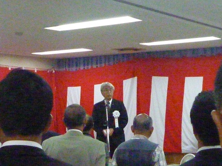 航空自衛隊福江島分屯基地開庁６５周年記念祝賀会での市長あいさつの様子