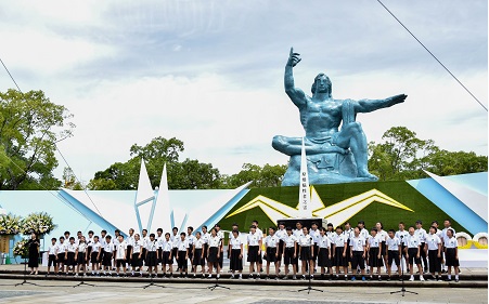 長崎原爆犠牲者慰霊平和記念式典の様子