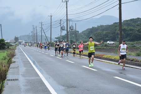 野々切フラワーロードを疾走するランナー4