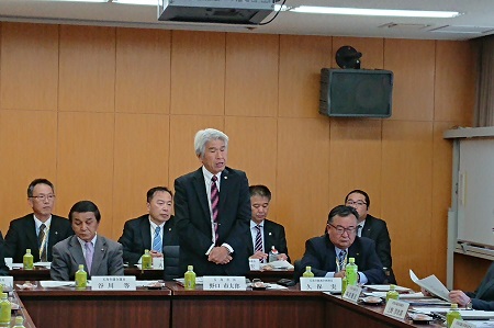 県離島市長会議で発言する野口市長