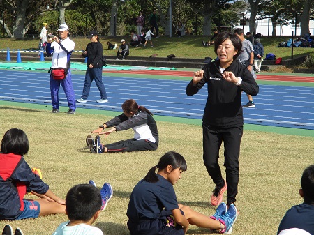 野口みずきランニング教室での指導の様子