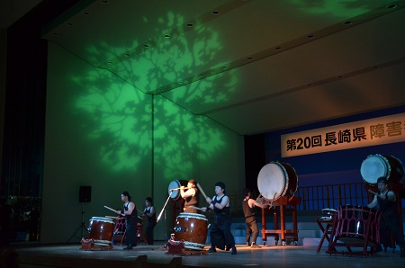 長崎県障害者芸術祭　太鼓の演奏