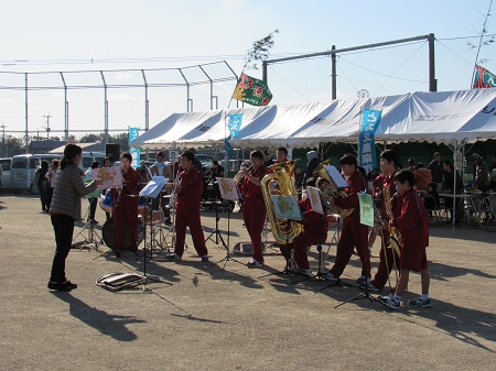 とみえ産業祭でのブラスバンド演奏