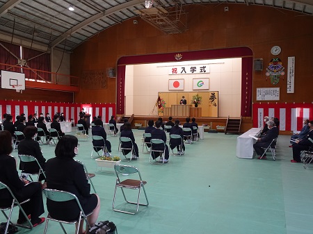 五島市立奥浦中学校、崎山中学校入学式3