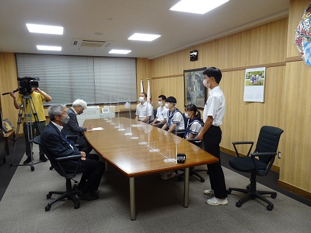 九州・全国中学校体育大会出場選手　市長表敬訪問