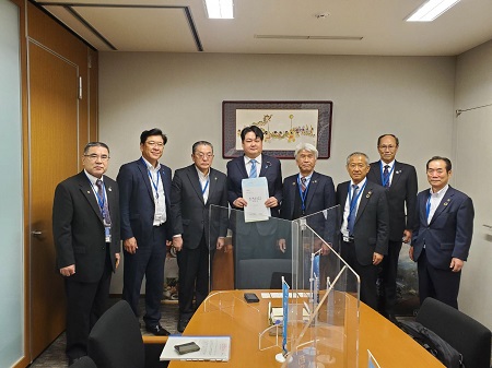 長崎県離島振興協議会、長崎県過疎地域協議会及び長崎県水道協会　合同中央要望2