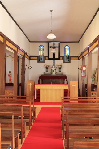 嵯峨島教会内部の画像