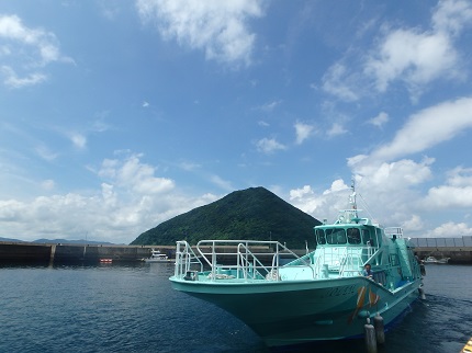 伊福貴港での椛島の定期船 ソレイユの写真です。