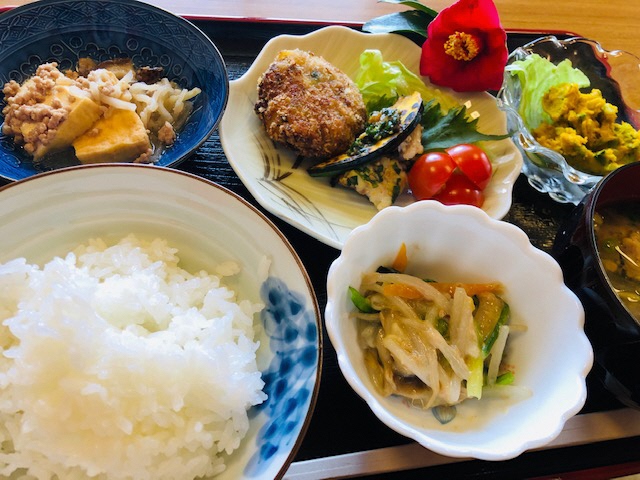 アジの香味焼きなどの写真