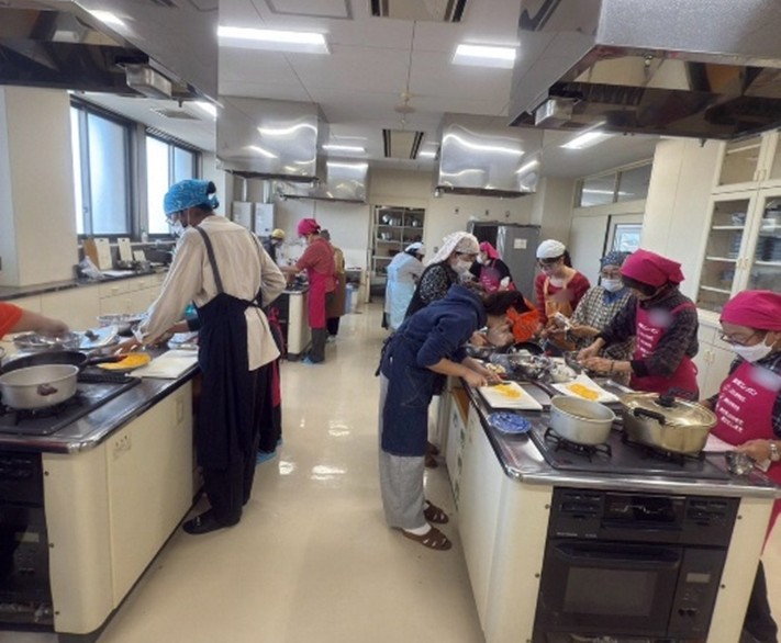郷土料理講習会調理の様子