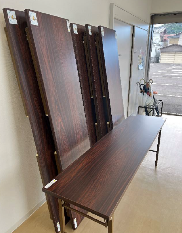 購入した備品:折りたたみテーブル
