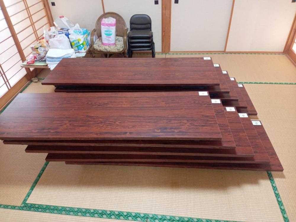 購入した備品:折りたたみ和机