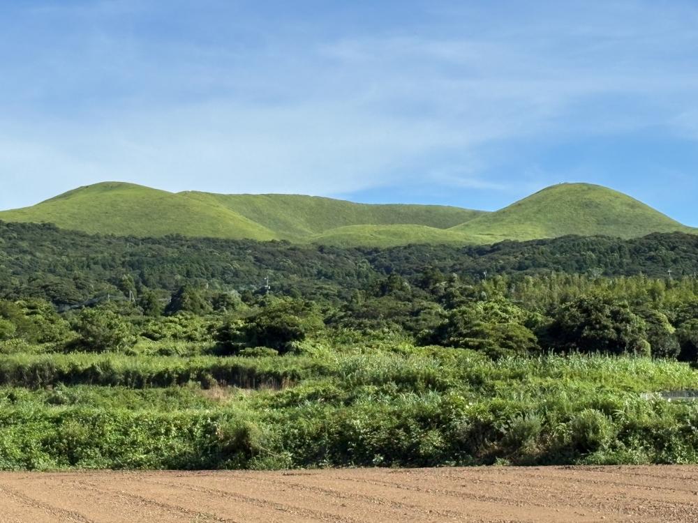 コース上から見る鬼岳の画像