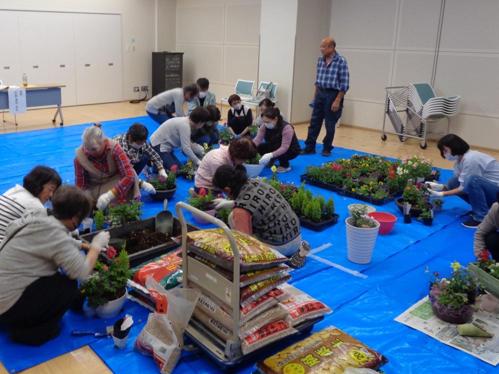 R7寄せ植え教室4.JPG