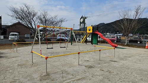 富江中央公園遊具全体の画像