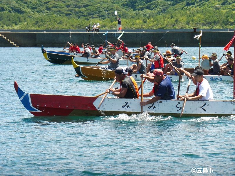 万葉の里ペーロン競漕大会開催の様子の画像