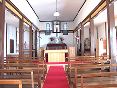 嵯峨島教会の内観