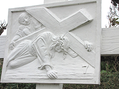 水ノ浦教会に飾られたキリストのレリーフ