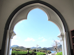 水ノ浦教会の中から見た外の景色