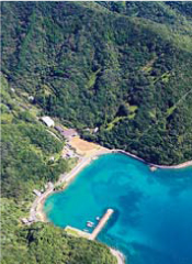 奈留島の江上集落を上空から撮影
